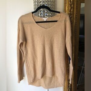 Gap designed & crafted Light Tan V-Neck knit Women’s Sweater blue elbow patches